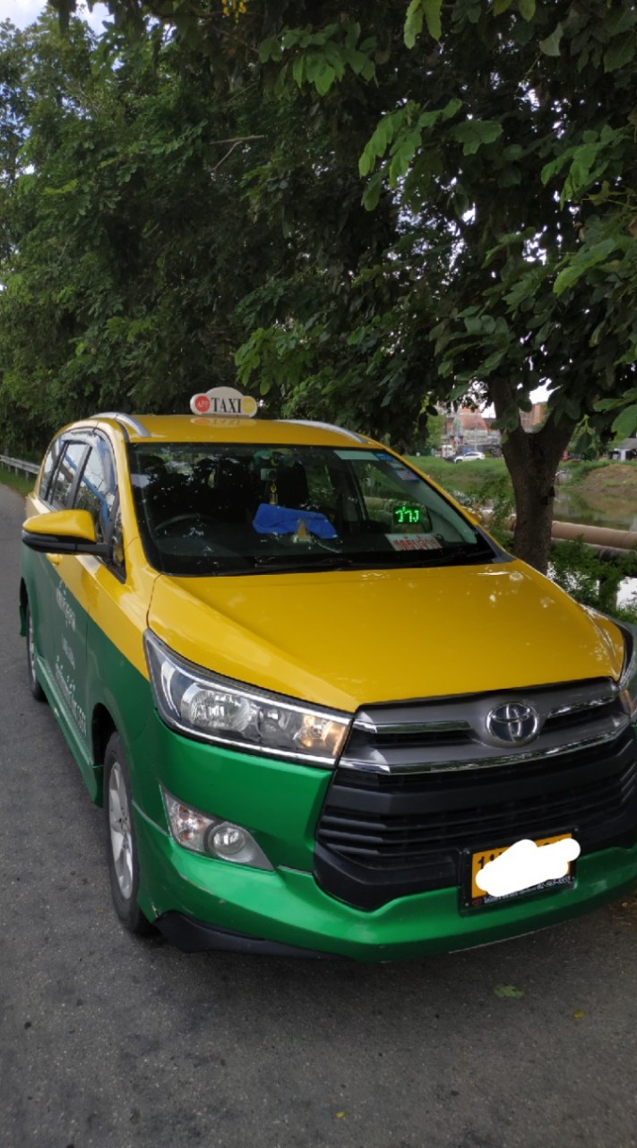 บริการรถTAXIเช่าเหมาวัน ยินดีให้รับใช้