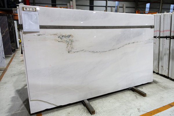 銀狐大理石-八里聯利石材，大理石材推薦，翡翠、瑞士白大理石，白色系大理石，電視牆、玄關、浴室、檯面適用大理石，有礦山自產自銷的大理石材廠推薦