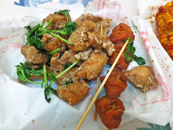【三重美食】大同南路的無名鹹酥雞-晚上才能吃到的餐車美食 【三重美食】大同南路的無名鹹酥雞-晚上才能吃到的餐車美食