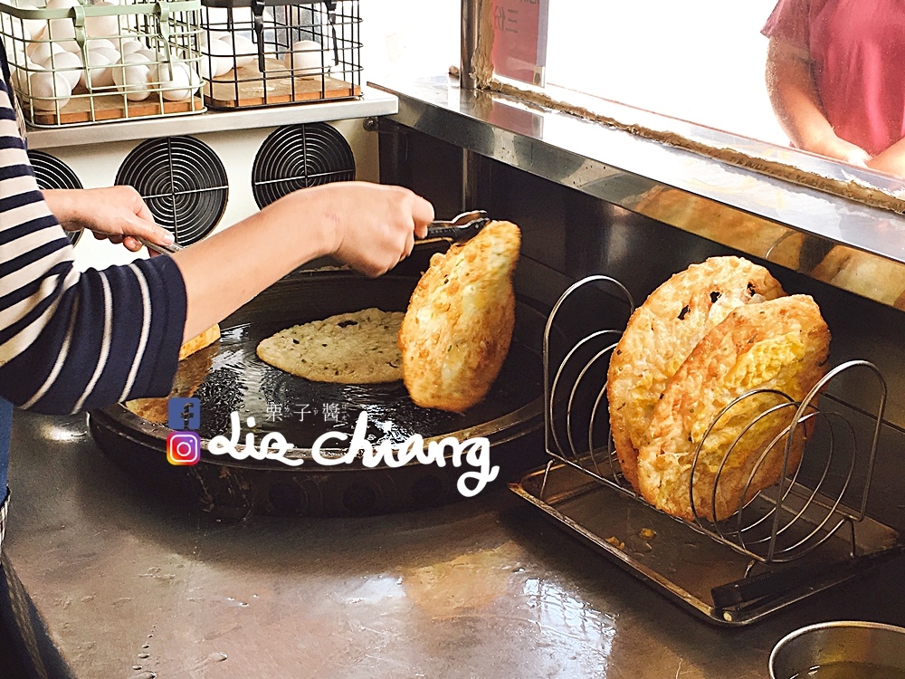 台中第三市場蔥油餅IMG_1406Liz chiang 栗子醬.JPG