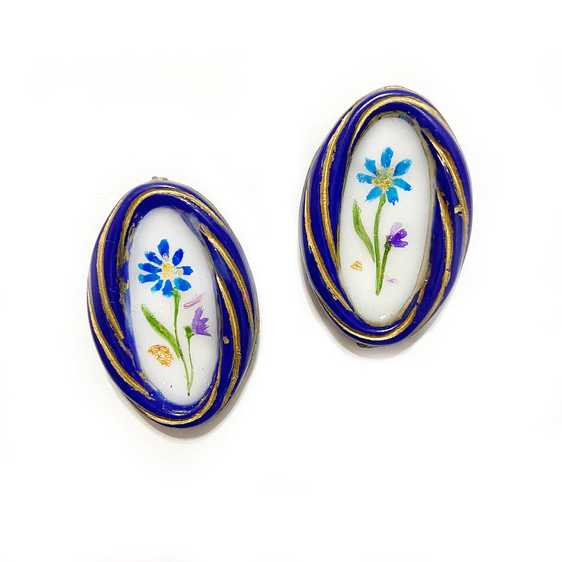 【材質與尺寸】 商品尺寸2X3cm， 日本樹酯清透，琉璃作品，清澈透亮，顯示出與眾不同的氣質