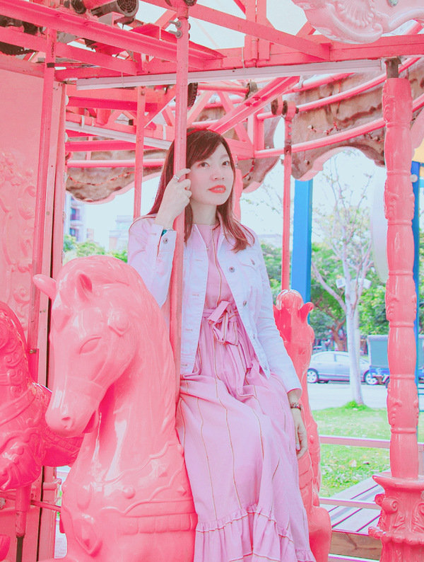 『台灣輕旅拍，外拍推薦』輕鬆自在走遍台中市七期國家歌劇院、堁夏咖啡 Café Crotchet、蔦屋書店 台中市政店、草悟廣場、道和六藝文化館刑務所演武場捕捉網美一日景點，透過鏡頭紀錄每一刻回憶-Snaping 攝影服務直擊分享