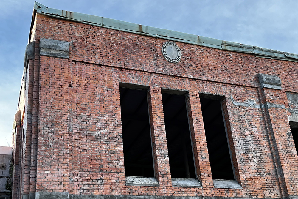 鼓山魚市場有優美的荷蘭式磚砌法構造，建築師決定只加強防水，保留其原汁原味。(圖片提供/趙建銘建築師)