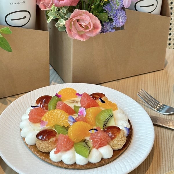 新光三越忠孝「Diamond Towers鑽石塔」插旗東區開幕，日本千層酥、法式甜點、PBS都有