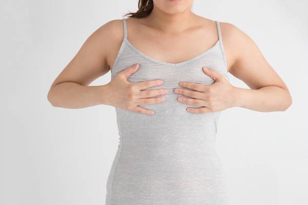 垂れたバスト 諦めないで 下向きバストを引き上げるトレーニング ストレッチ ヨガジャーナルオンライン