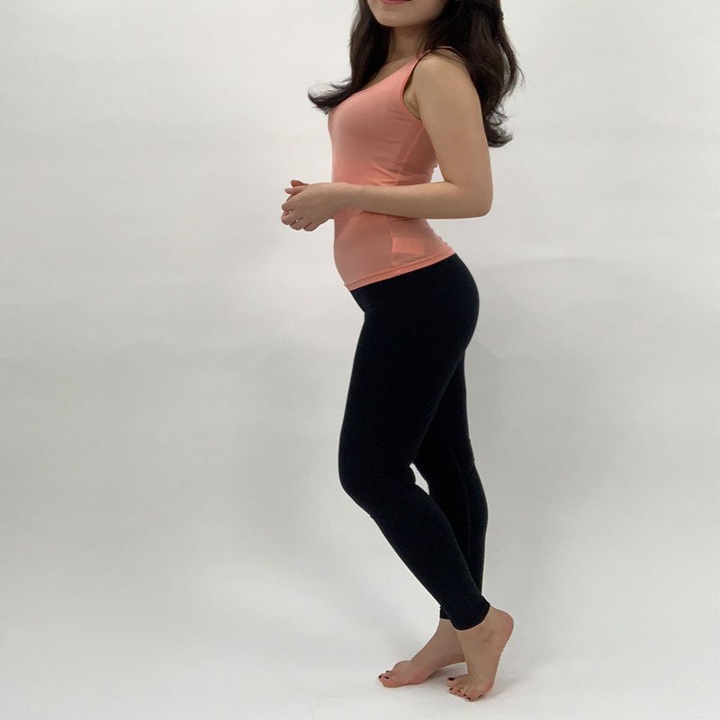 athleSIlk (a絲) 新科技強化保溼材質，在任何乾燥環境中，可幫助皮膚持續，處於最佳的保水狀態。飽滿水份的膚質，不易老化乾裂，同時提升膚質狀態。