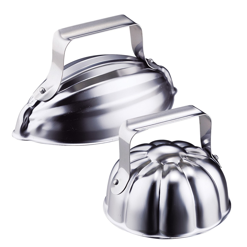 ☑商品敘述不鏽鋼飯模，有瓜型及花型兩款快速塑形，可用來做咖哩飯或造型便當讓餐點擺盤變得更加豐富有趣。☑產品規格尺寸：瓜型 157x92x76mm 花型 105x105x80mm材質：不鏽鋼產地：日本☑