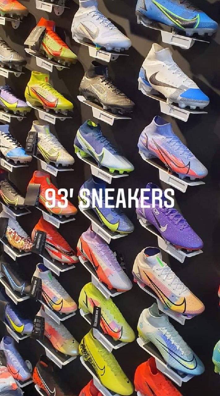 93' Sneakers