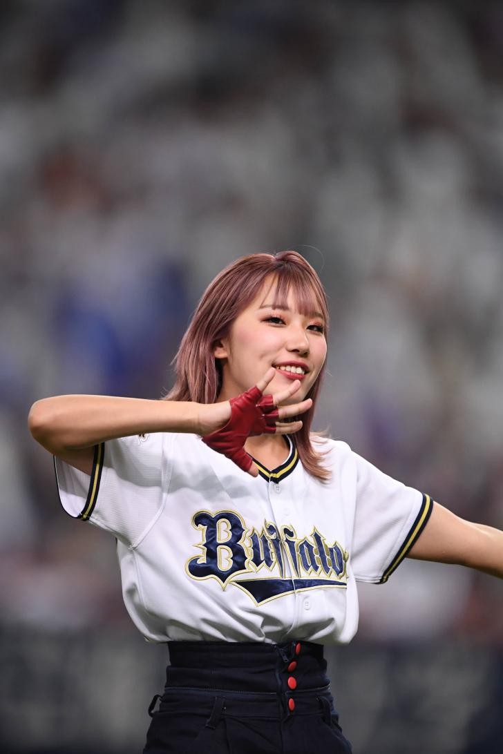 オリックス 青木 愛 竹村美緒の結婚相手は騎手？オリックス？放送事故動画や背番号は？