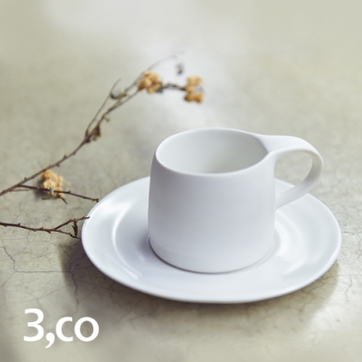 台灣原創，米其林主廚首選系列 水波系列，傳遞分享愉悅時光 西式線條融入東方文化底蘊 低調、永續、簡約的生活美學 驚豔歐美！台灣原創精品瓷器