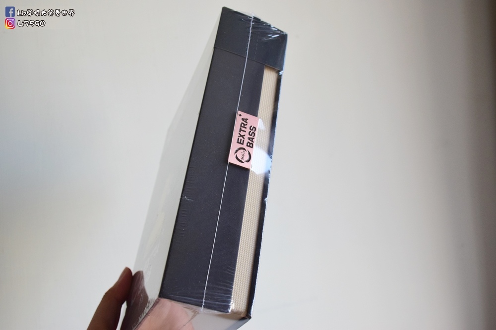 360 eB音霸5.1聲道超重低音耳機DSC_0147Liz開懷大笑看世界.JPG