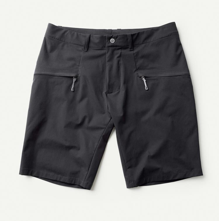 這是一種柔軟，有彈性且非常耐用的聚酯防撕裂材料，可滿足苛刻的條件，但又輕巧舒適。非常適合攀岩，遠足或騎自行車。 它具有美麗的啞光飾面和出色的貼身舒適感。織物含有回收纖維組成，可以完全回收。 經過Blu