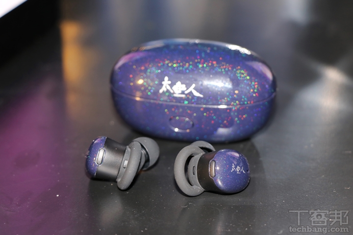 1More 在台上市 Stylish「太空人版 」TWS 耳機，內建吳青峰真人提示音、售價 3,680 元