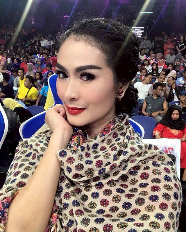 Nama Asli 7 Pedangdut Ini Bakal Bikin Kalian Melongo, Beda Jauh Banget!