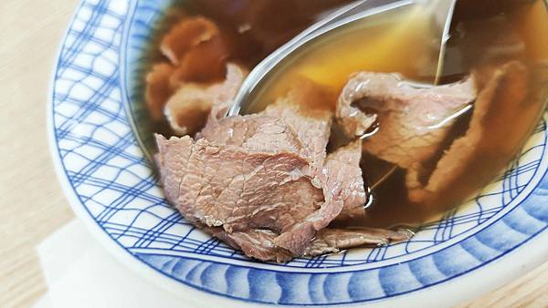 【台南美食】萬林牛肉湯-內用魯肉免費用吃到飽！想吃幾碗都沒有問題