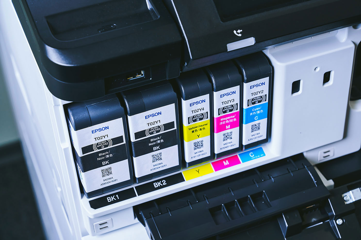 高效生產力，綠能更環保：EPSON 免加熱極速影印機 WF-C21000 一手實測報告！