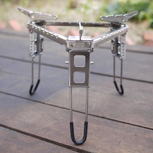 文樑登山爐專用多段爐架~便攜NT$600攜帶性體積很小~便攜耐重約20公斤,多段高度可手動調整從置放爐腳的高處到底部,最高使用高度約19公分=================重量 320g材質 304#不銹鋼、鐵鍍鋅。尺寸 40mm X 200mm產地 台灣#露營#爐架