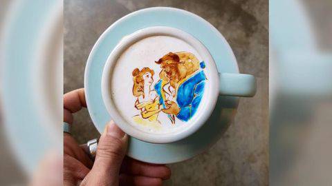 Kala Sakura dan Pangeran Kecil Bermain dalam Secangkir Kopi 