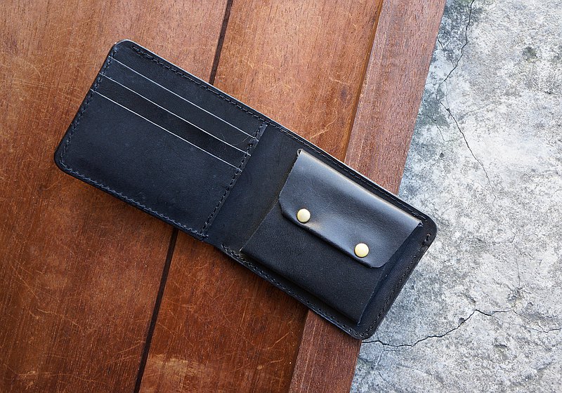 鈔票可直接放入，輕薄方便的好選擇!