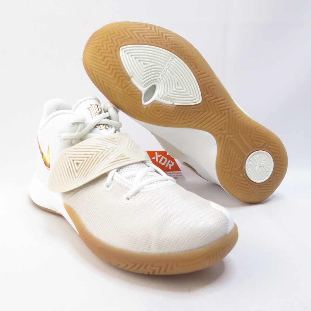 #KYRIE #FLYTRAP #NIKE #籃球鞋 門市同步販售，請先詢問庫存！◇所有商品皆100%公司正品 販售商品皆開立發票 敬請安心選購，若是於商城購買開立的則為電子發票◇本賣場商品照片均為本