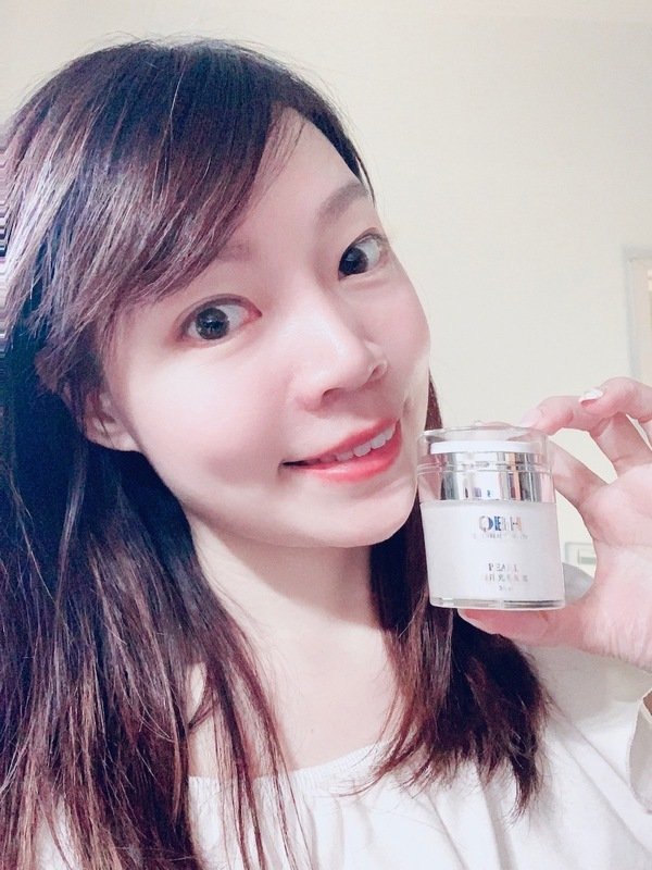 『保養品推薦』武漢肺炎期間美妝部落客、網美瘋傳痘痘肌、敏弱肌與孕婦安心適用-高純度清潔保養秘密武器--QBH極淨光喚顏霜與極緻亮白煥活面膜開箱分享