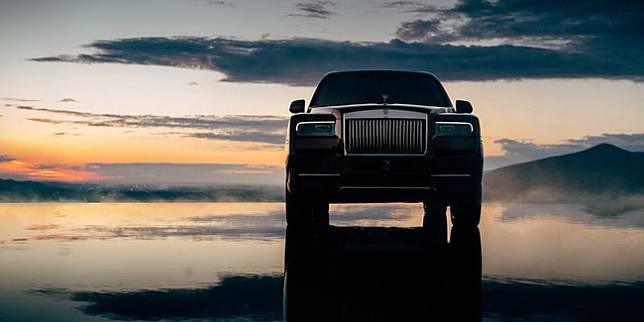  Rolls-Royce Cullinan (Caranddriver.com) 