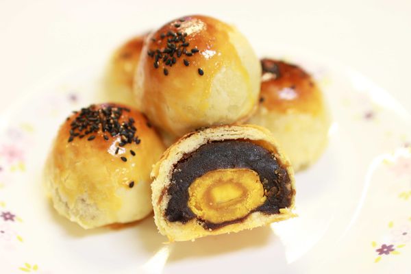 【新莊中秋月餅】老順香糕餅店-百年餅店,永恆不謝 【新莊中秋月餅】老順香糕餅店-百年餅店,永恆不謝