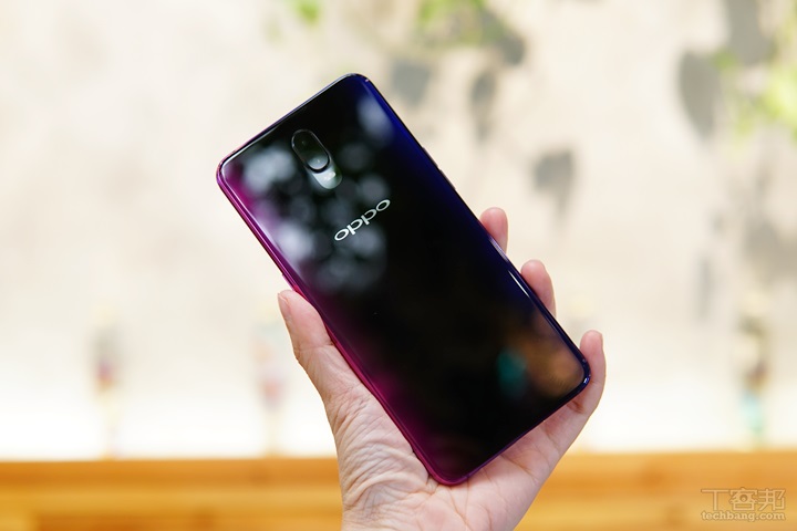 OPPO R17 簡單動手玩，外型更美、AI 自拍變聰明