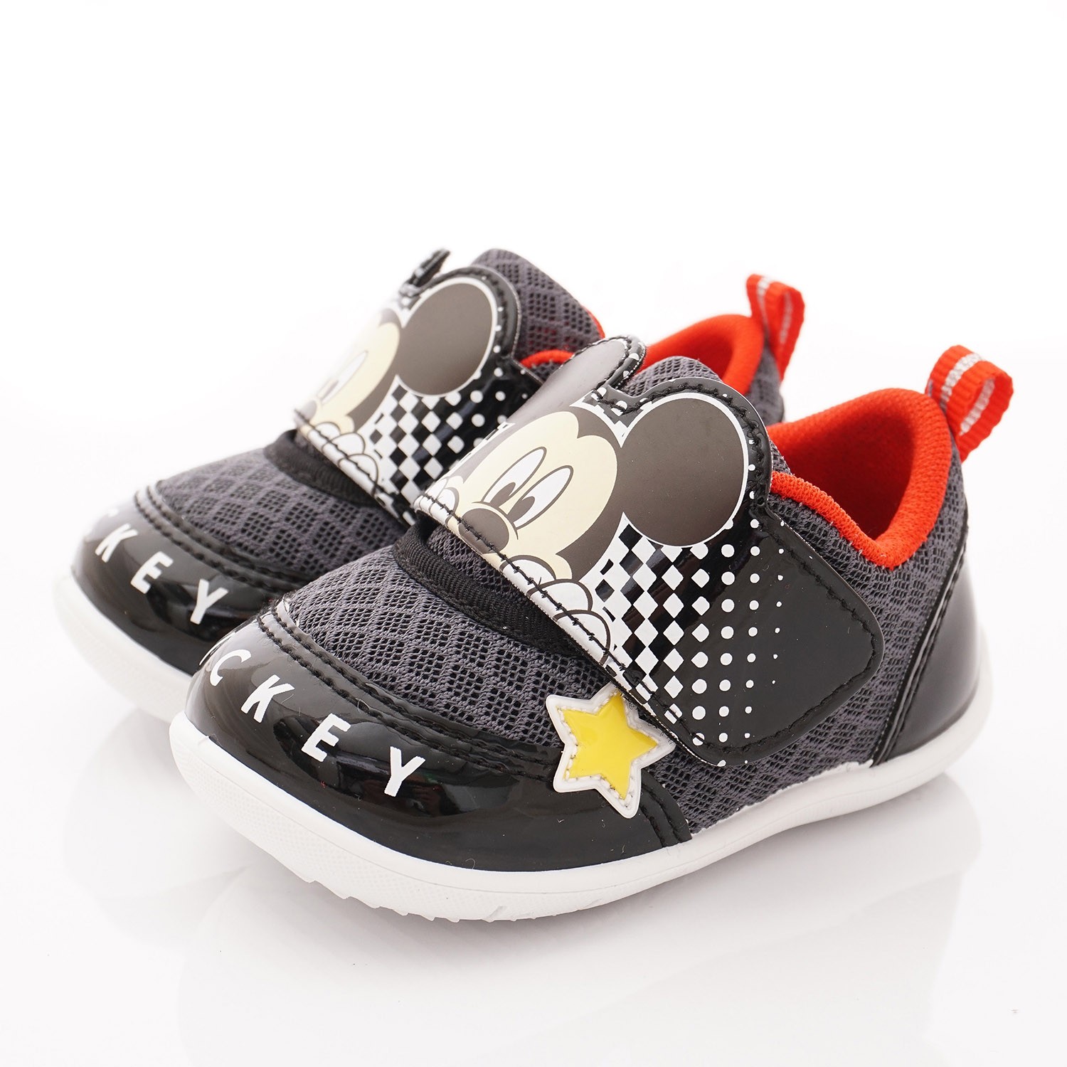 米奇米妮迪士尼系列專櫃鞋款。小朋友最愛的休閒鞋。輕便好穿娃娃鞋涼鞋;迪士尼休閒鞋款