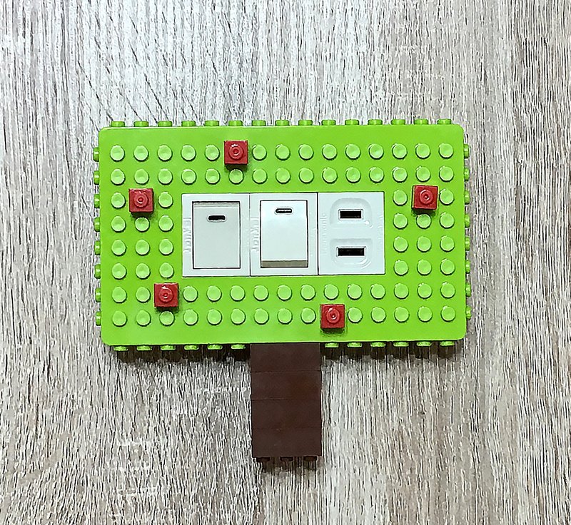 「Qubefun」是一款饒富趣味的積木收納蓋板，能讓使用者直覺的組合配件、靈活收納各種生活小物，也能創作出任何天馬行空的創意造型，輕鬆改變居家氛圍，展現獨特個人風格。