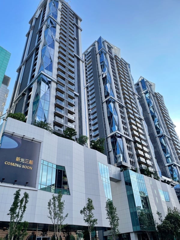 新光三越忠孝「Diamond Towers鑽石塔」插旗東區開幕，日本千層酥、法式甜點、PBS都有