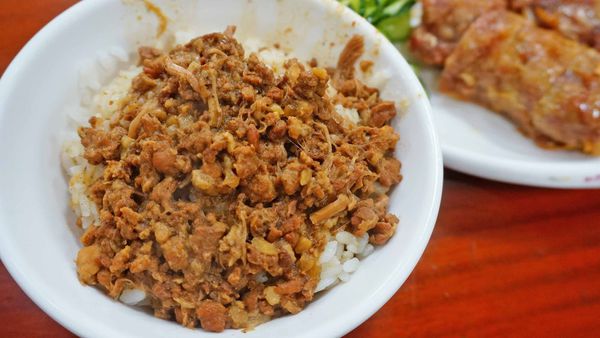 【台北美食】龍緣魯肉飯-超過60年老字號圓環魯肉飯