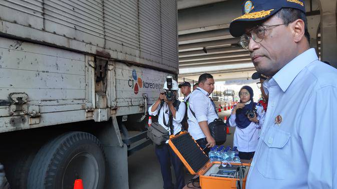 Jelang Nataru Kemenhub Tingkatkan Pengawasan Angkutan Kelebihan Muatan Liputan6 Com Line Today