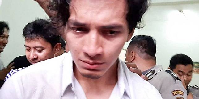  Air mata artis peran Jefri Nichol kembali tumpah saat membicarakan tentang orangtuanya Bahas Orangtua, Jefri Nichol Menangis di Pengadilan