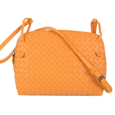 ★經典的編織手法 ★頂級的質感小羊皮 ★簡約的時尚風采 ★低調的高貴質感 ★小配件讓時尚氛圍隨處可見