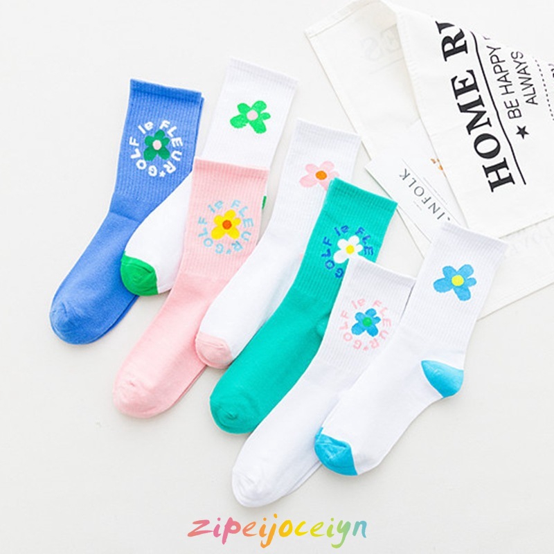 一單多件更加划算, 進入賣場首頁逛逛吧~ 會有不定期的免運活動，聊聊有驚喜！此款襪子有7種顏色：粉底黃花,藍底綠花,白底字母藍花,綠底白花,白底粉色小花,白底藍色小花,白底綠色小花⭕材質：棉⭕貨源類型