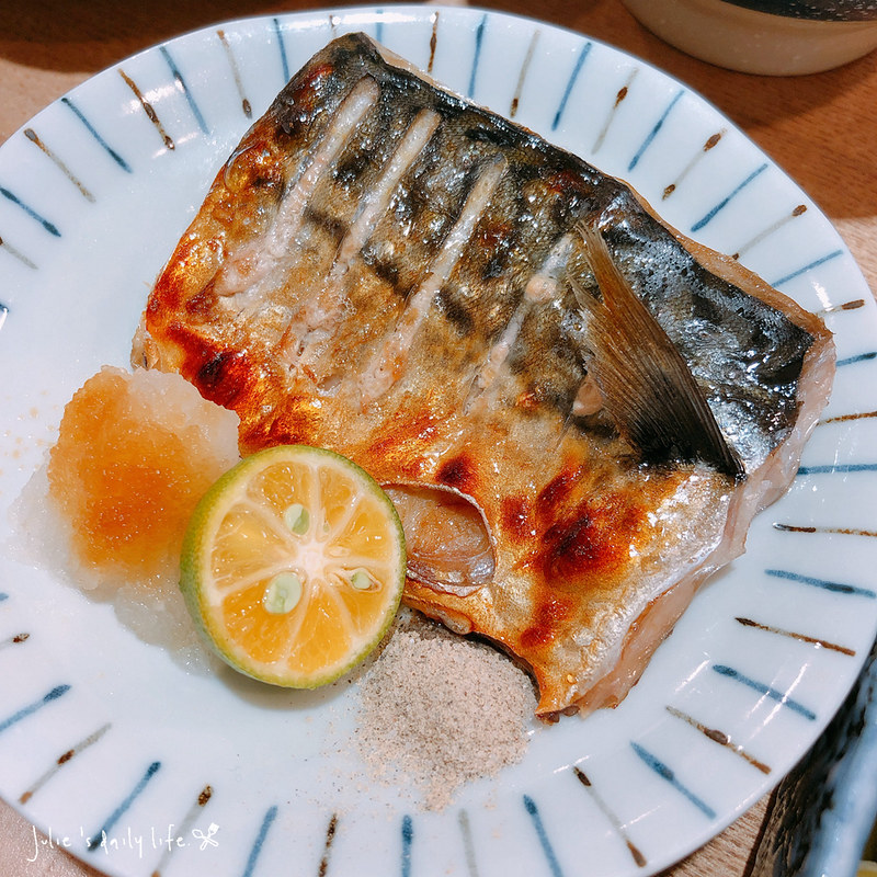 中壢,員工食堂,坐著做,坐著做員工食堂,定食,家庭料理,日式定食,日料,日本料理,桃園,炸豬排,烤魚,菜單 @跟著Julie一起走吧