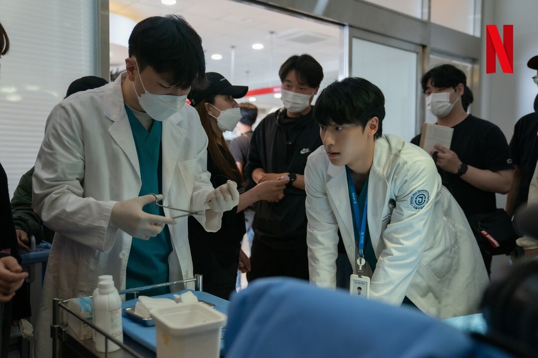 網評「最適合演醫生」韓劇男星！