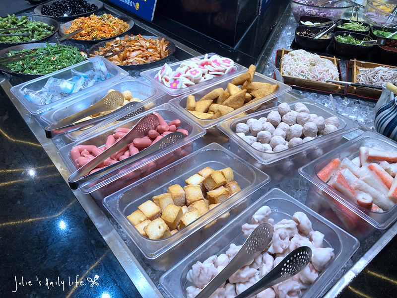 ALLYOUCANEAT,ATT,hotpot,Taoyuan,trainstation,二鍋,吃到飽,壽喜燒,大仙牛肉盤,小火鍋,平價,桃園火車站,筷時尚,預約,鬥牛士,鬥牛士二鍋 桃園 @跟著Julie一起走吧