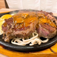 【新北中和美食】金客牛排，明亮乾淨肉質鮮嫩，平價牛排推薦，還有自助吧吃到飽，近大潤發捷運中和站500公尺