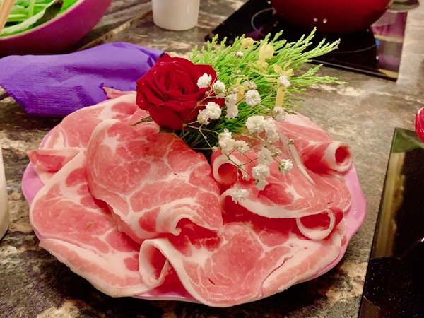 「台北民生社區美食」閨蜜情侶家庭聚會公司聚餐最佳安心健康美味網美餐廳首選-有機之星五星認證餐廳「喜園涮涮鍋民生浪漫店」直擊分享