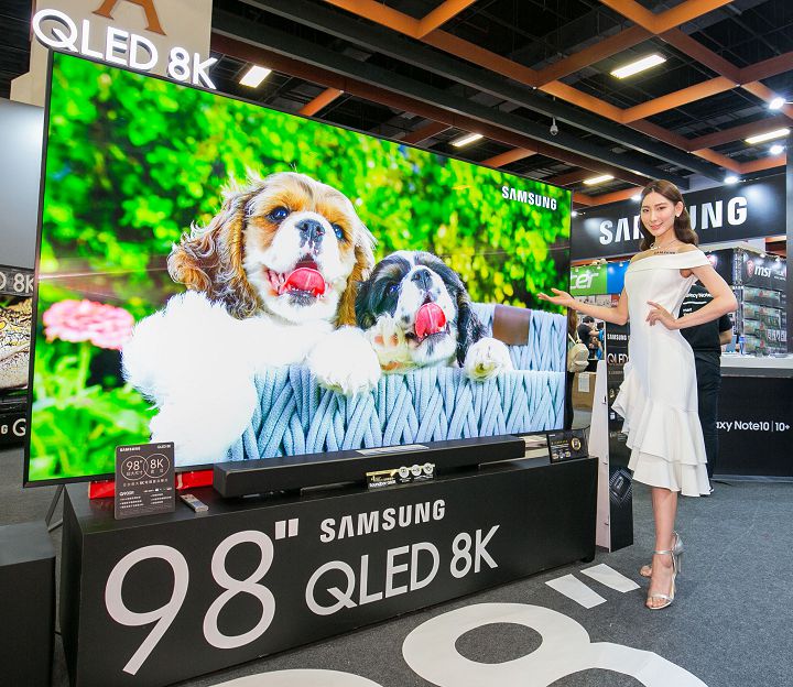 三星 98 吋 OLED 8K 電視在台亮相，售價近 200 萬元，專攻金字塔頂層用戶。