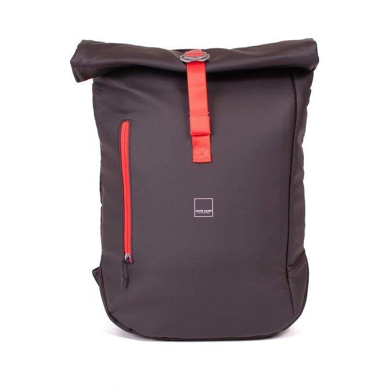 產品介紹 Acme Made North Point卷式背包使您可以輕鬆地將所有裝備帶到任何需要的地方。 在其時尚精緻的外觀下，它在所有正確的位置都具有智能功能。 憑藉其寬敞的內部存儲空間，專用的筆記