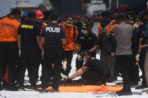 SAR Sriwijaya Air Hari ke-7: Kantong Jenazah Berisi Bagian Tubuh Tambah 13 (2)