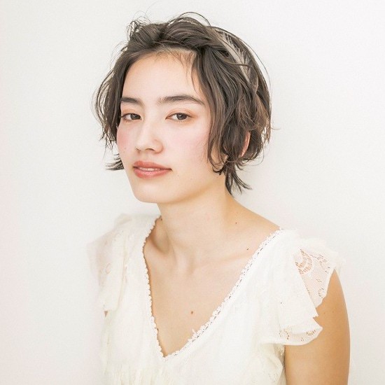 リモート映え 1分で完成 伸ばしかけ前髪の簡単アレンジ プロ直伝ヘア Apish Ginza