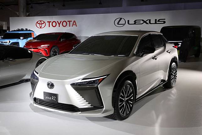 豐田社長親自試駕 Lexus 首款電動車搶22 上市 自由電子報 Line Today