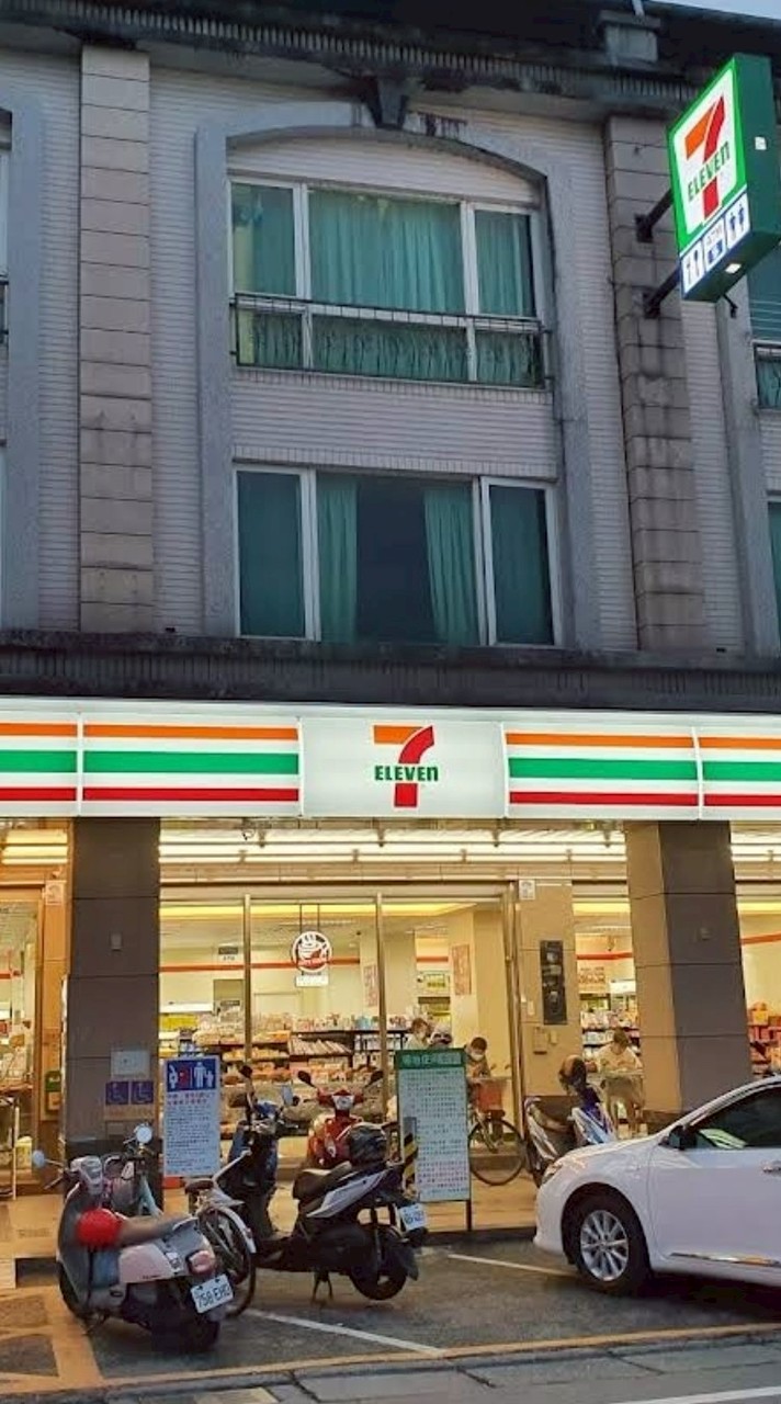 統一超商伍富門市