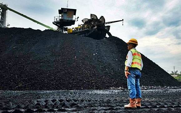 EDITORIAL Berharap Pada Harga Emas Hitam EDITORIAL Berharap Pada Harga Emas Hitam