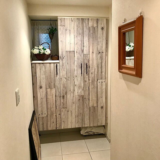 我が家の顔のイメージは 壁紙を使って理想の玄関を手に入れる