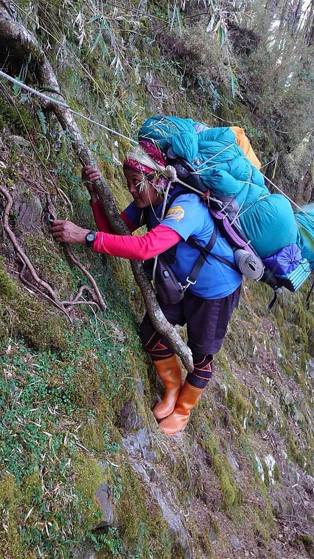 中央山脈南二段杜鵑營地傳山難，1人墜崖死亡